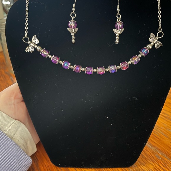 Butterfly earrings and necklace. - Picture 3 of 4